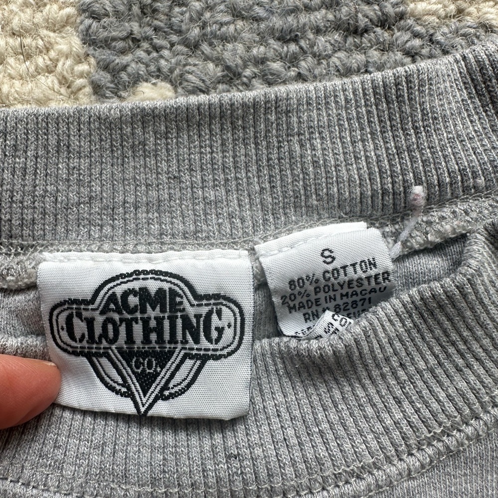 VINTAGE Warner Bros. Gray Cartoon Graphic Crew Neck Sweater, SMALL - Picture 6 of 11